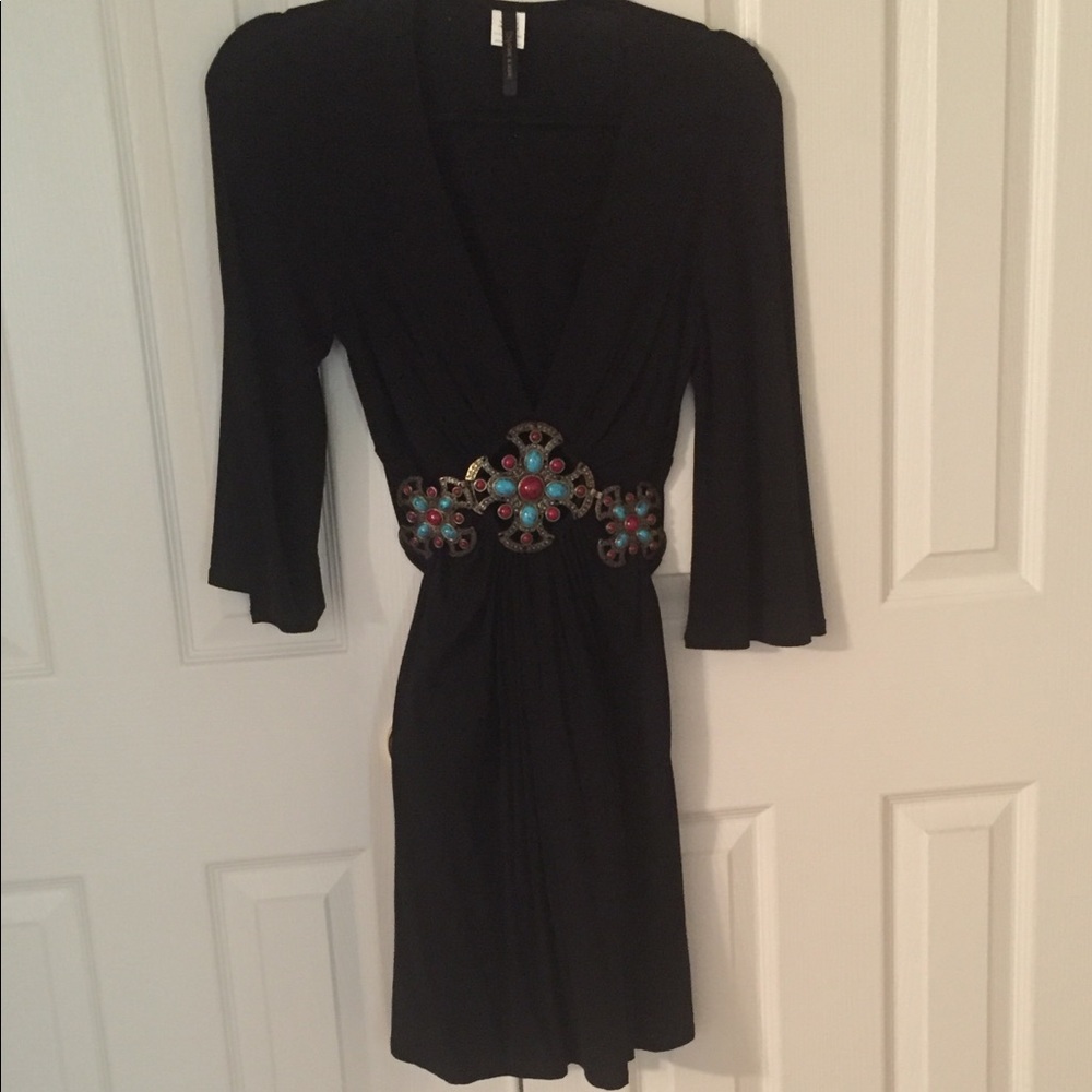 long-sleeved blouse.